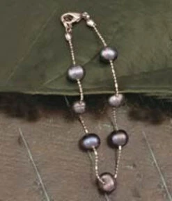 Floating Freshwater Pearl Bracelet: Black -Fashion Clothing Store 1704416296.1280.1280 99442.1704416432.1280.1280 89355.1704416511