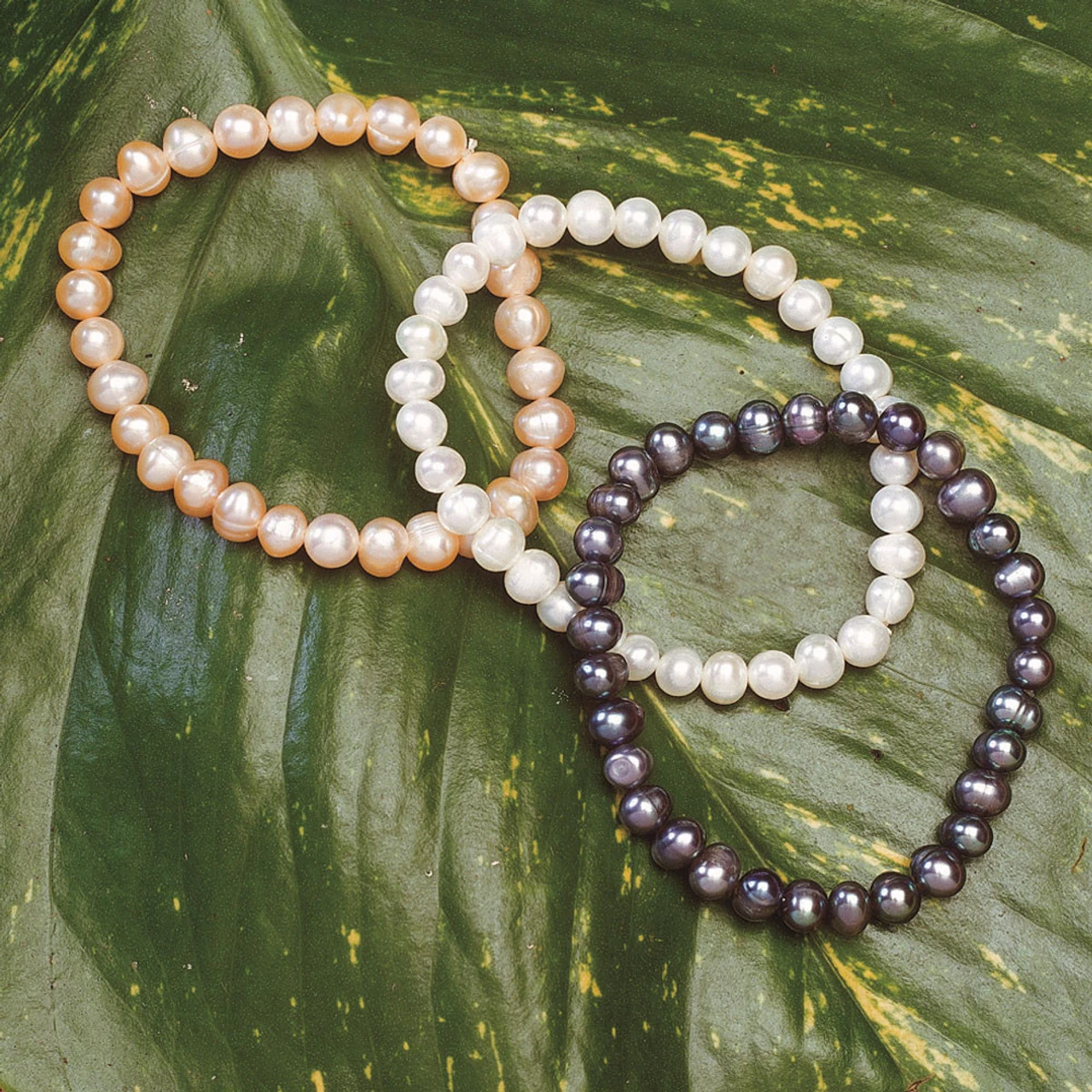 Freshwater Pearl Bracelet: Black 2 Freshwater Pearl Bracelet: Black - Image 2
